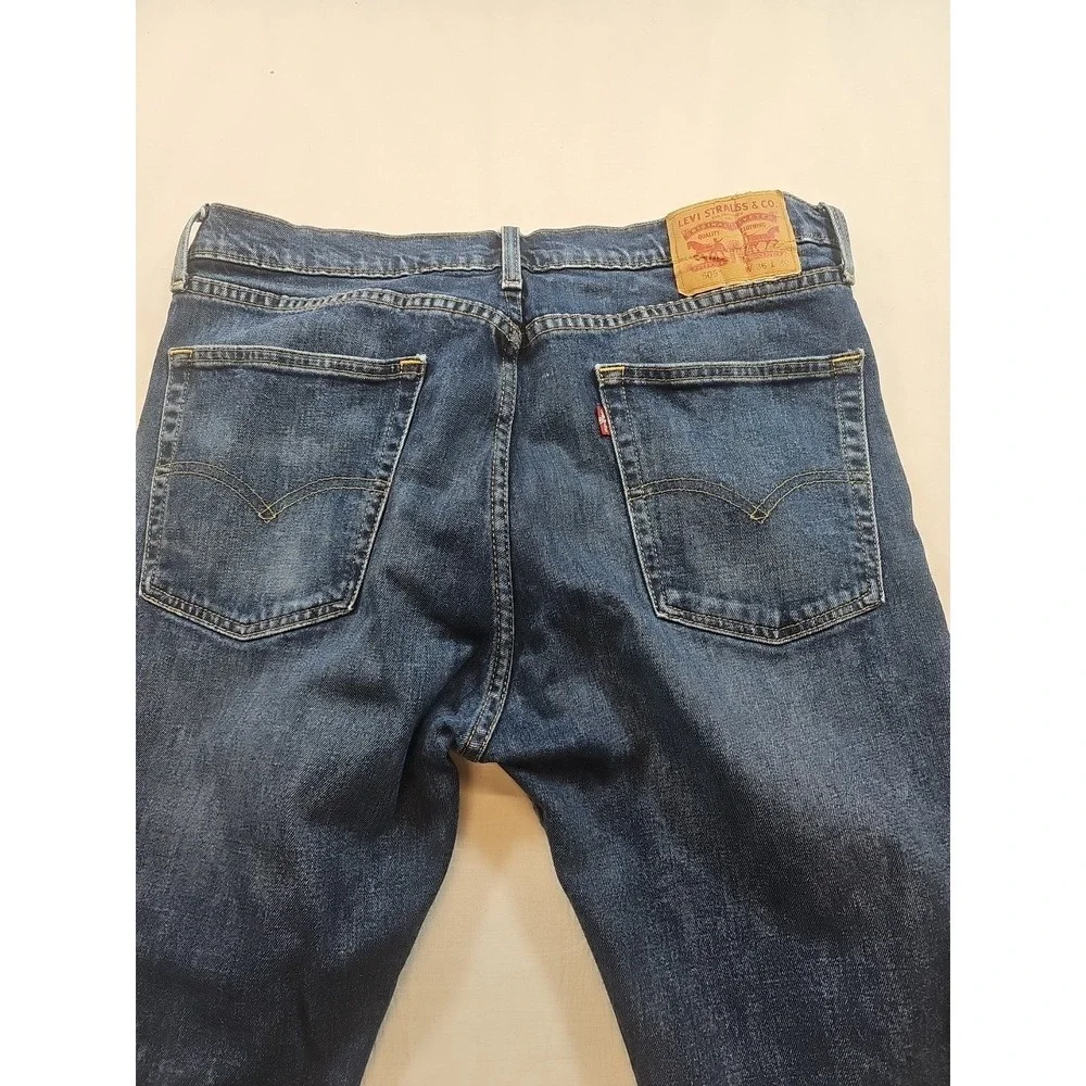 Levis 505 Jeans Mens 36x30 Blue Denim Straight Leg Medium Wash Classic Fit